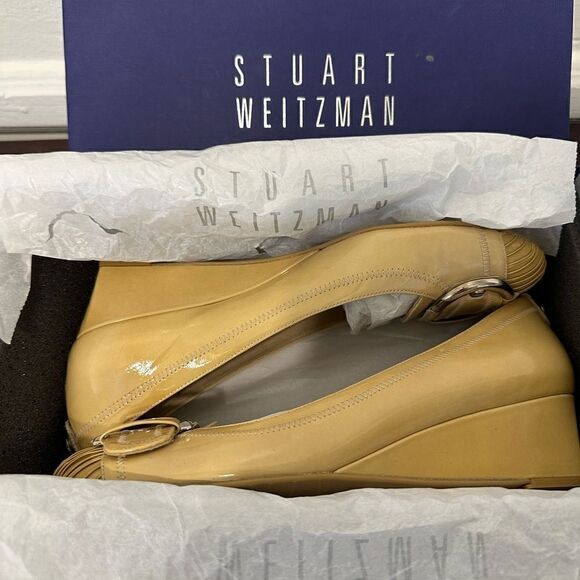STUART WEITZMAN  sz 7,5 Patent Leather Wedge Heels Front Buckle Scrunch Toe - Picture 12 of 13